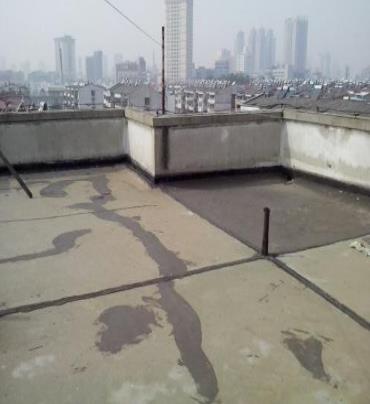 蒙山漏水维修 楼顶漏水是什么原因，楼顶漏水维修方法是什么?